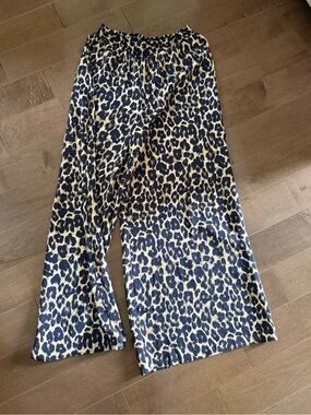 Zara Leopard Print Wide-Leg pants- size medium